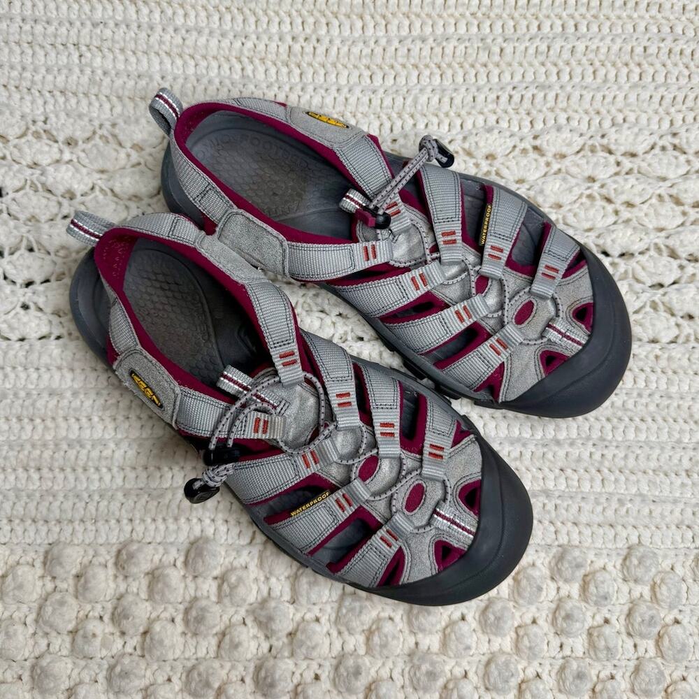 KEEN Women's 11 Newport H2 Waterproof Hiking Sandal Rubber Toe Gray Burgundy - Picture 15 of 15